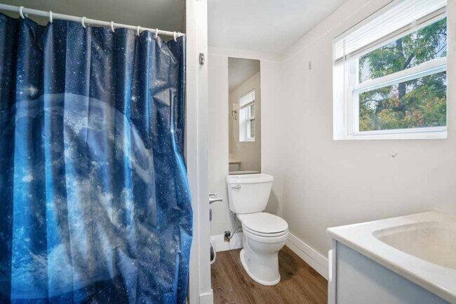 Photo - 2116 College St Unit 2118 (Upper )