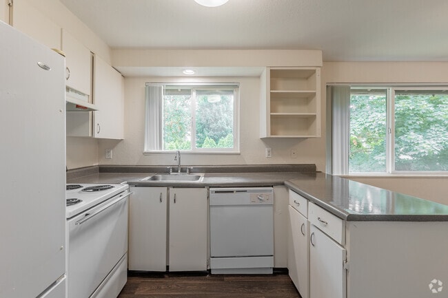 3BR, 1BA - 1,130SF - Kitchen - Fox Pointe