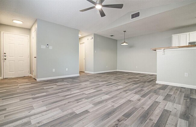 Photo - 8112 West Gate Blvd