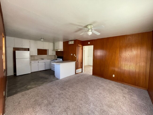 Photo - 1508 N W S Young Dr Unidad # A