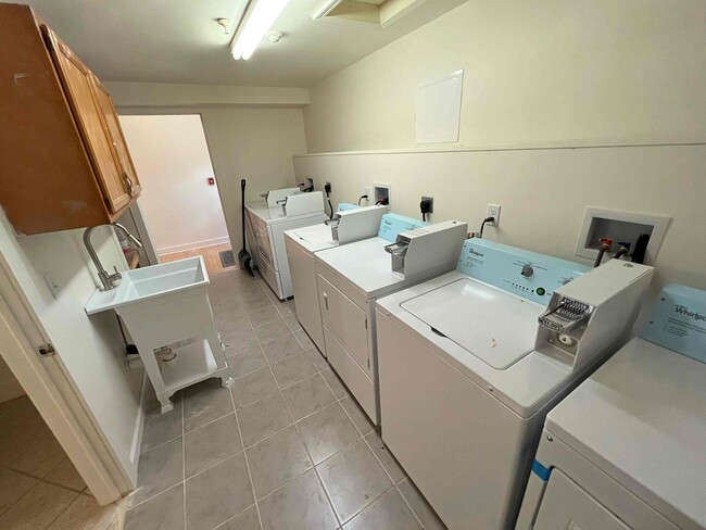 Photo - 509 Wyckoff Rd