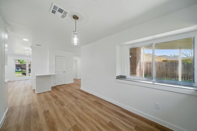 Photo - 9711 Derrik Dr