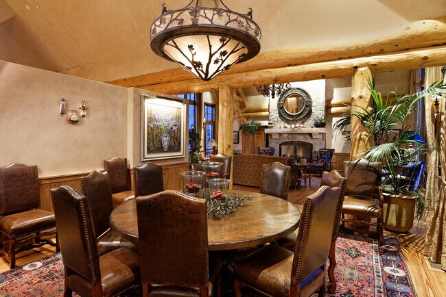 Photo - 938 S Mill St