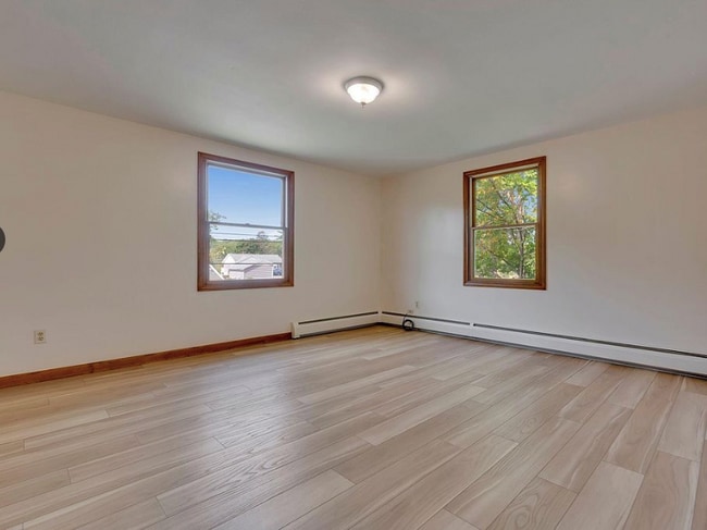 Photo - 24 Riverview St