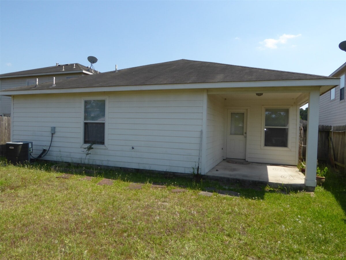 Photo - 28831 Frio River Loop