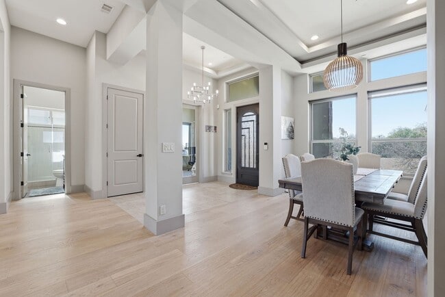 Photo - 3813 Calverhall Way