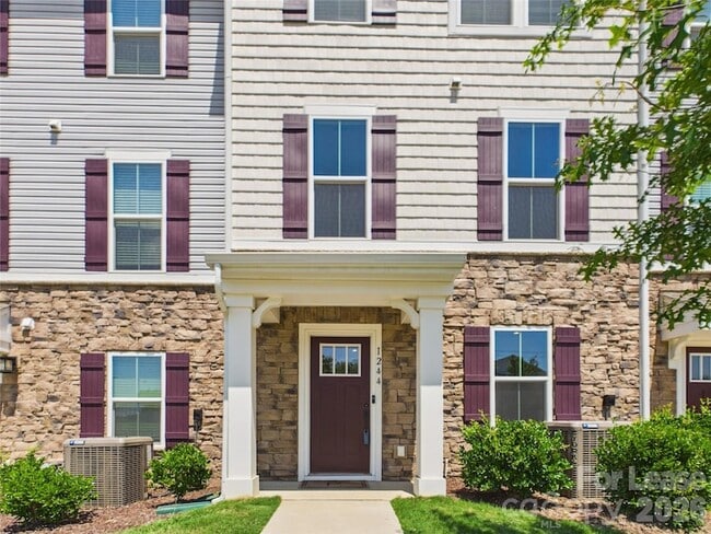 Building Photo - 1244 Newell Towns Ln