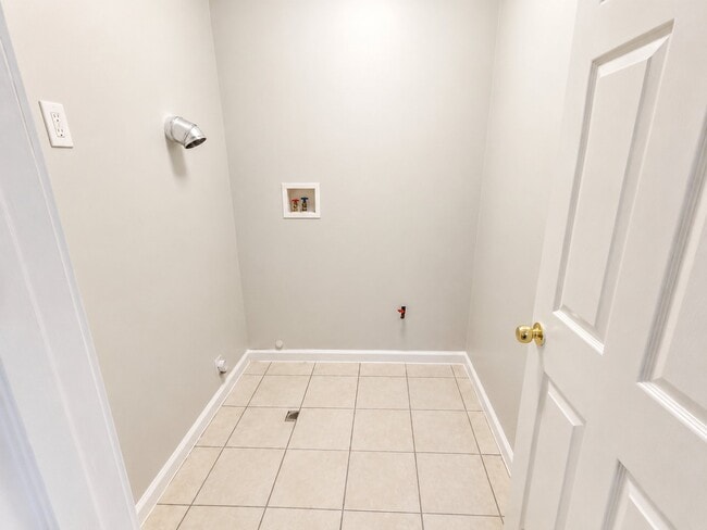 Photo - 132 Fabyan Pl Unit 1
