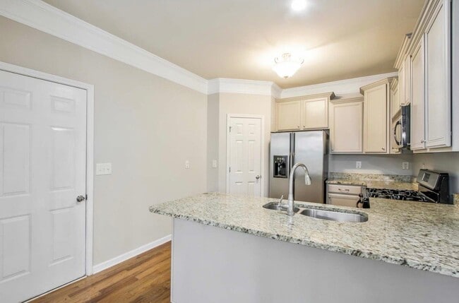 Photo - 2509 Brentford Pl