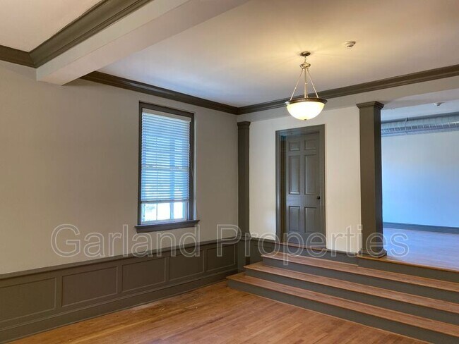 Photo - 821 Salem Ave SW