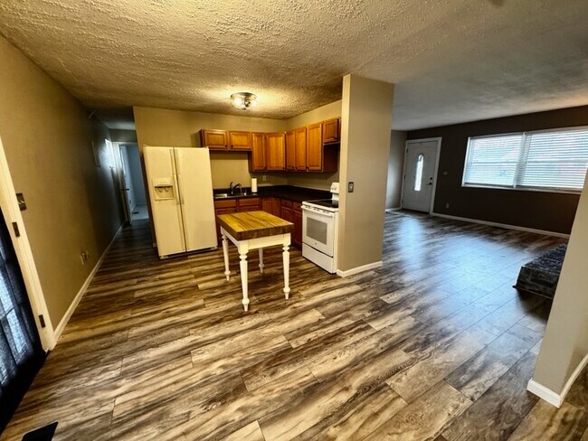 Photo - 219 Kansas Dr