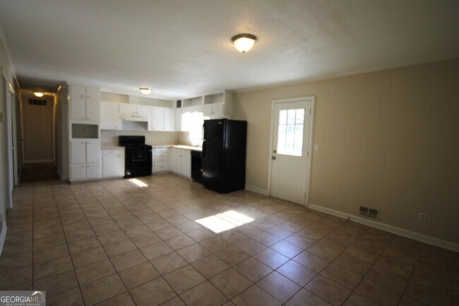 Photo - 3661 Pinehill Cir