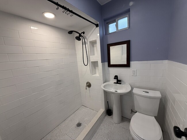 5 Columbia Ave Unit 2
