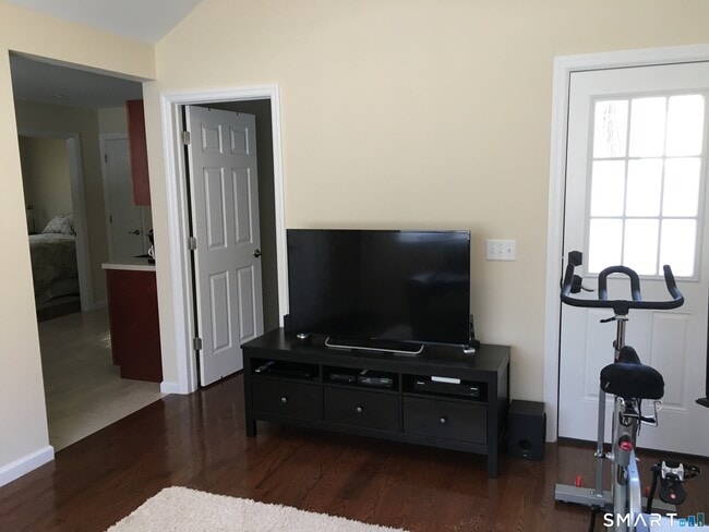 Photo - 6 Birchside Dr Unit B