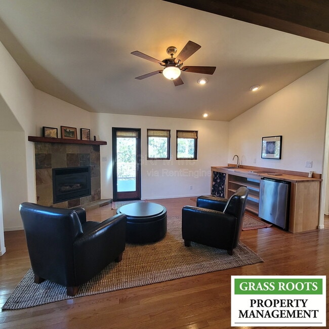 Photo - 22912 Montclaire Ct