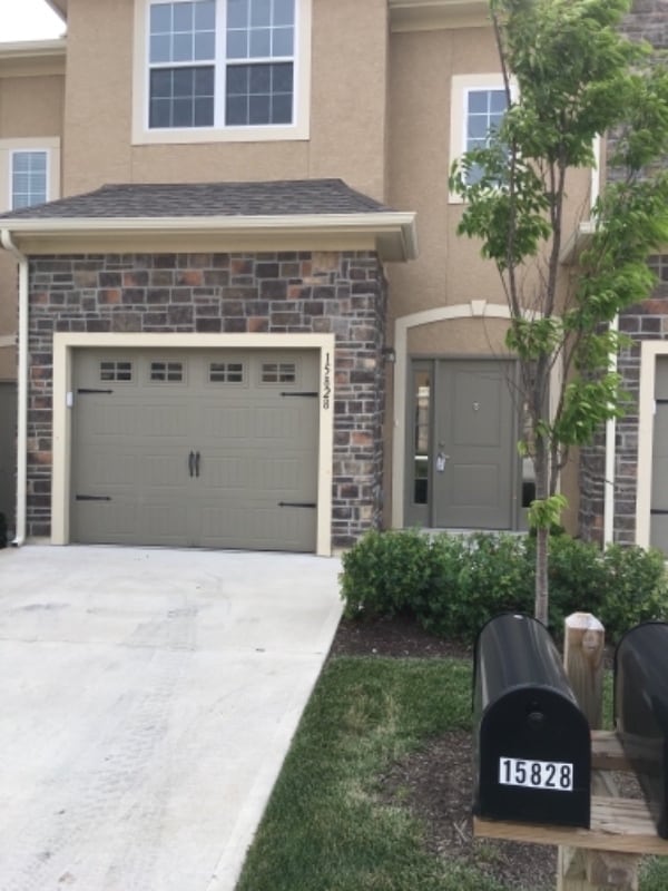 Building Photo - 15828 Valley View Dr Rental