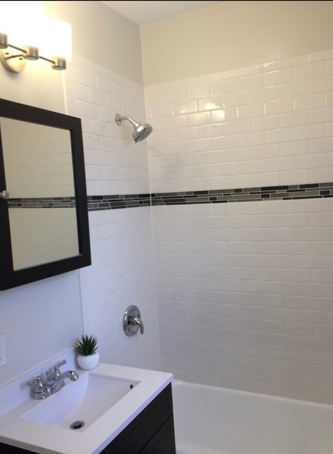 Photo - 648 W Roscoe St Unit 3N