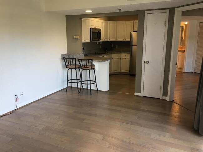 Photo - Incredible Location! Convenient 1BE/1BA li...