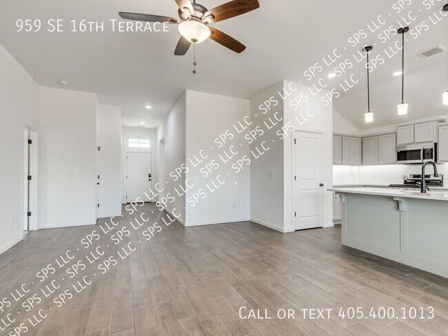 Photo - 959 SE 16th Terrace