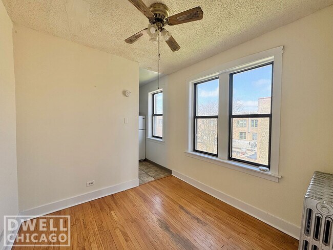 Photo - 1540 N Kedzie Ave