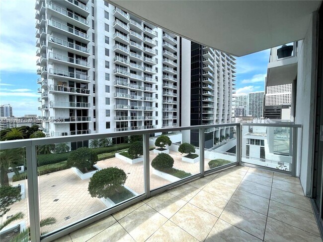 Building Photo - 1060 Brickell Ave Unit 1515