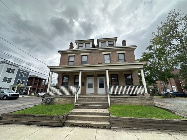 Building Photo - Hunter Ave 1555-1557 MLR Unit 1557 Rental