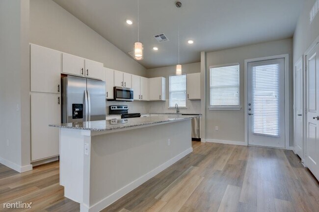 Photo - 2 br, 2 bath Condo - 26810 US-380  / 2Bath