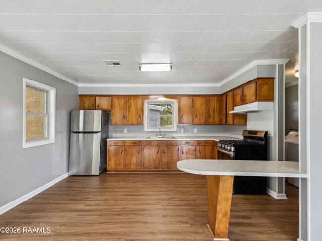 Photo - 319 W Railroad Ave
