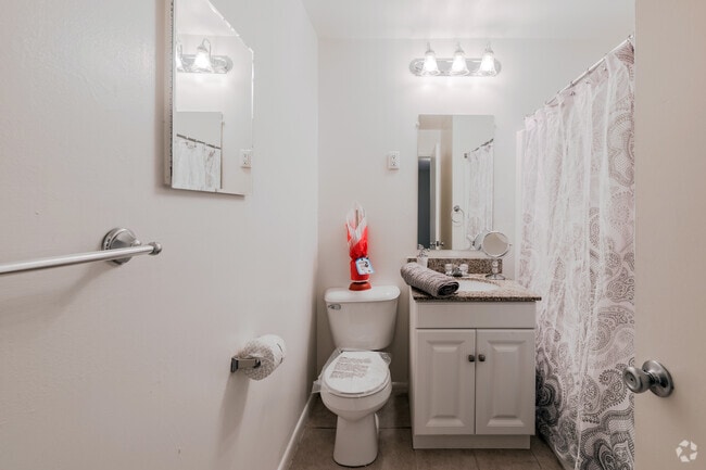 1 BR, 1 BA