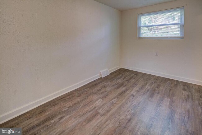 Photo - 53 Madison Dr