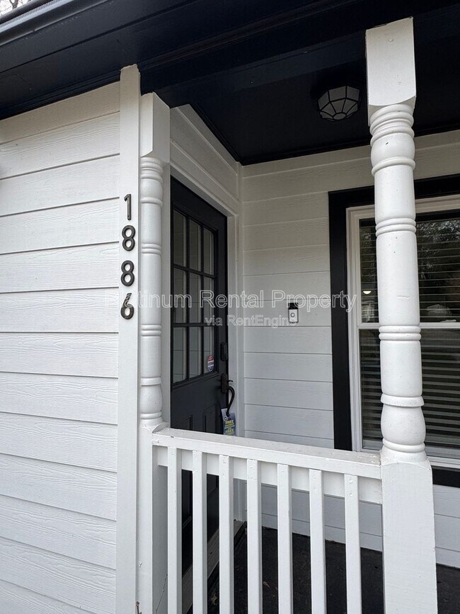 Photo - 1886 Benson Ave SE