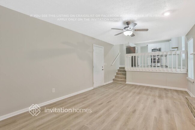 Photo - 690 Greenhedge Dr