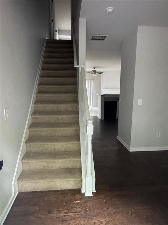 950 Redwood Dr