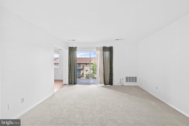 Photo - 6284 Rose Hill Dr Unit E