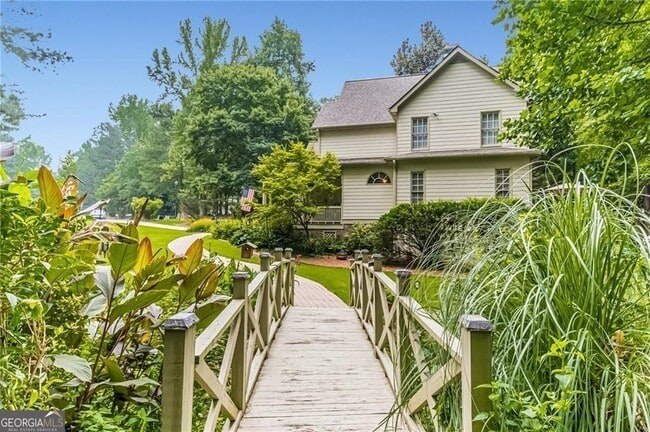 Photo - 2714 Wood Gate Way SW