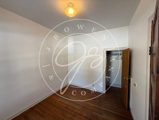 Photo - Cozy 2-Bed Home with Gleaming Hardwood Floors in Toledo!