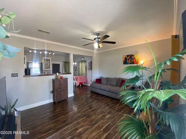 Photo - 1005 Don Ave