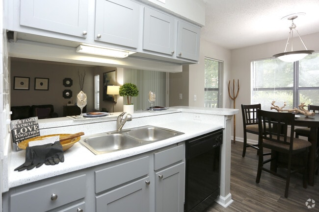 2BR, 2BA - 1,113 SF