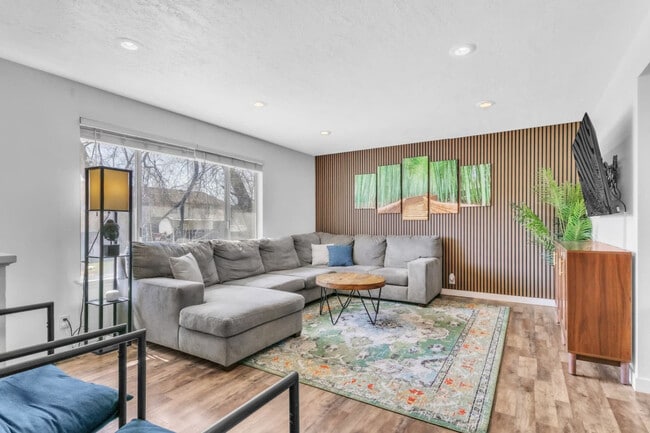 Building Photo - 423 W 1640 S Rental