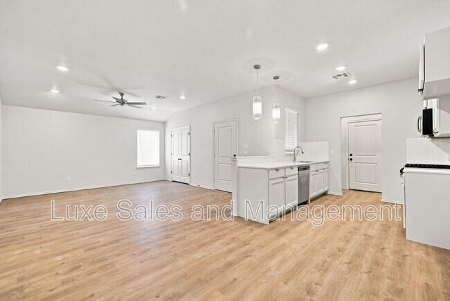 Photo - 8012 NW 110th Dr