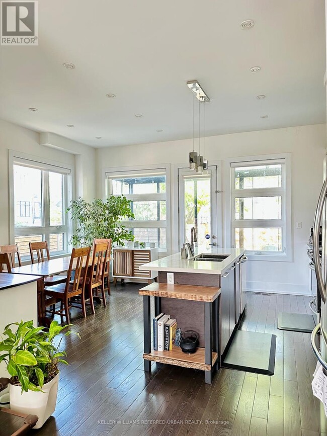 Photo - 201 Woodmount Ave