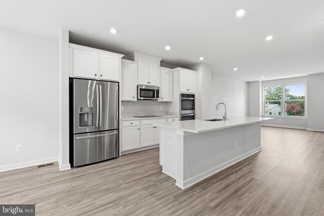 Photo - 2118 Acadia Rd