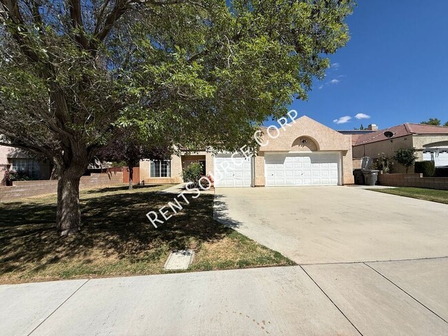 Building Photo - 38758 Almador Ct