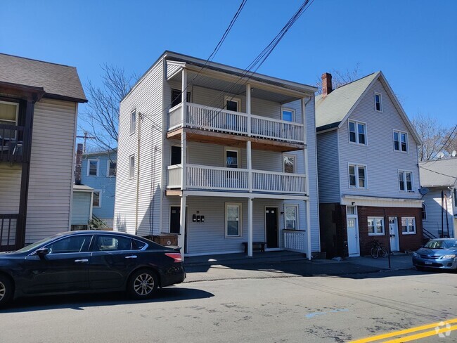 Building Photo - 19 Long Hill Ave Unit 3rd Floor Rental