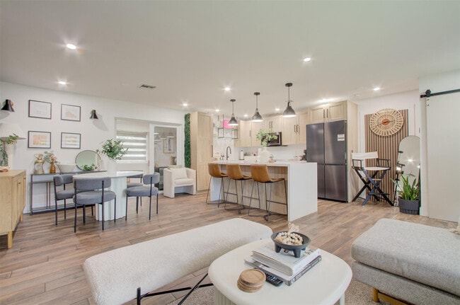 Photo - 7700 NW 15th St