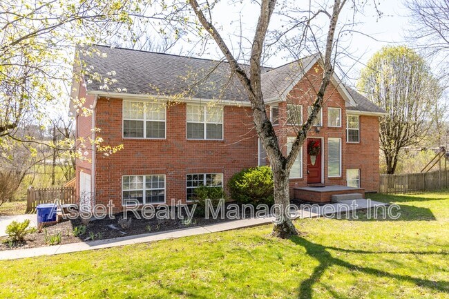 Photo - 170 Sweetgum Ln