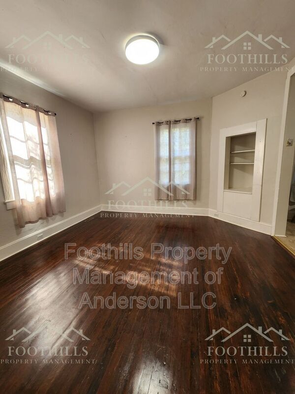 Photo - 37 Sirrine St