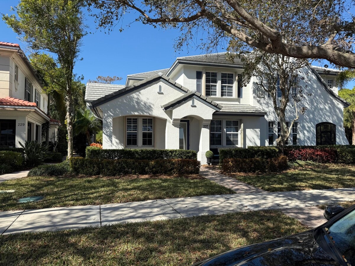 Photo - 233 Evergrene Pkwy