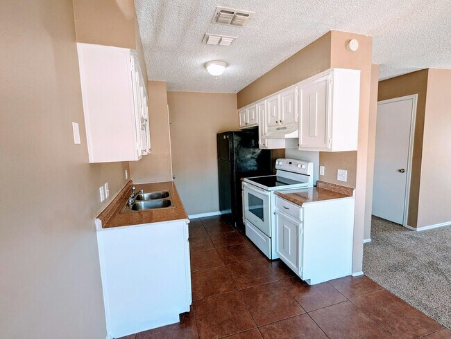 Photo - 8109 Foxfire Ln Unit D