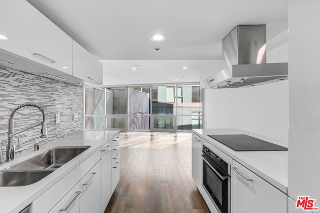 Photo - 901 Flower St Unit 401